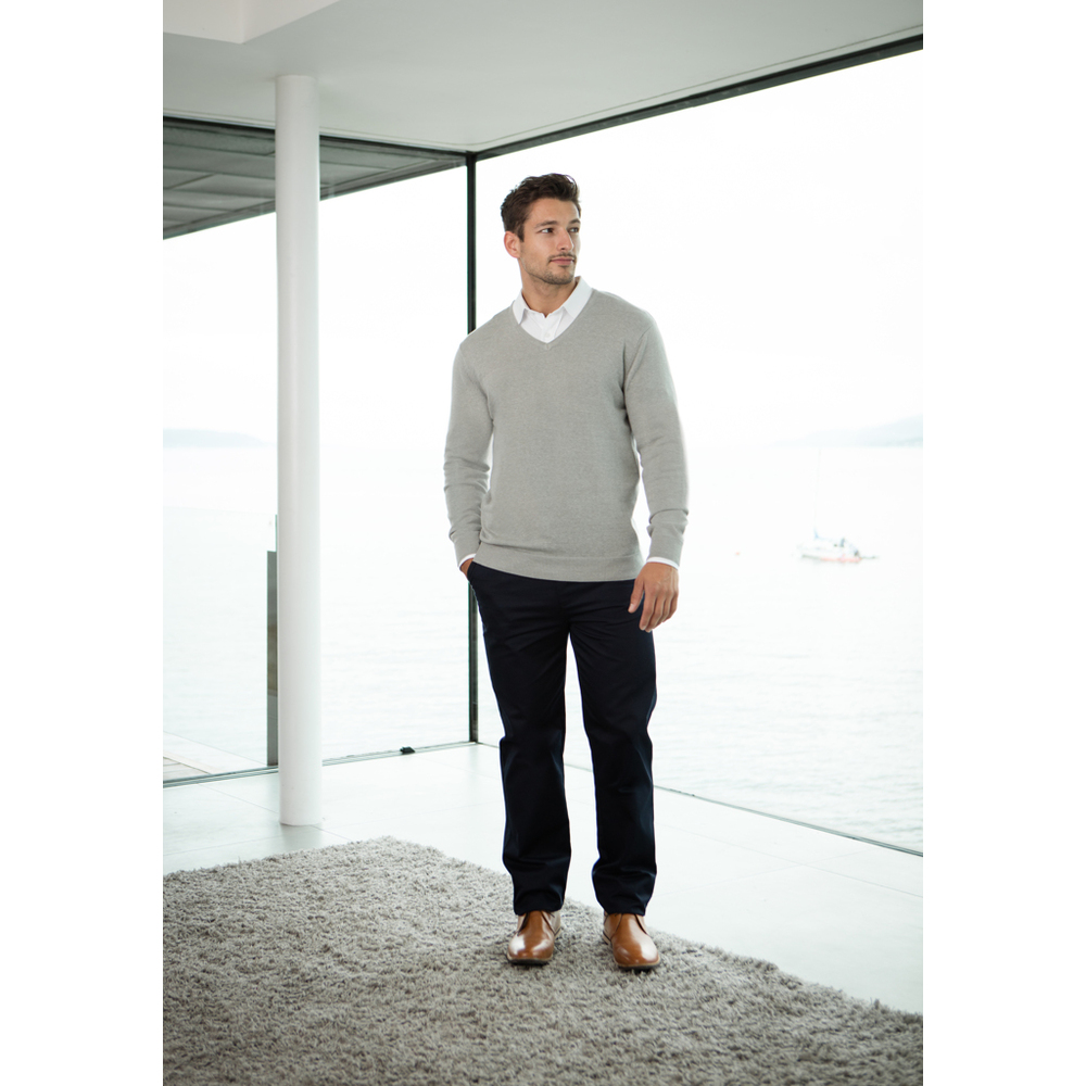 Men's lightweight V-neck jumper